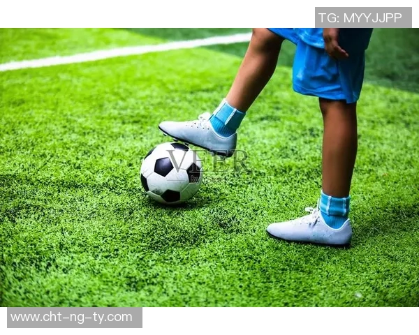 日本小学足球壁纸精选让孩子们在运动中感受快乐与友谊的美好瞬间